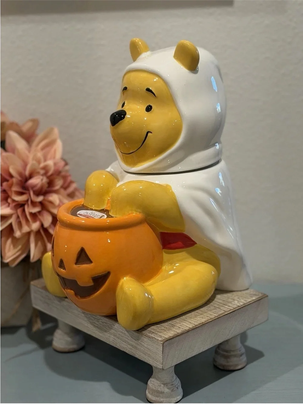 New Winnie the Pooh Ghost With Jack-O-Lantern Pumpkin Cookie Jar Disney